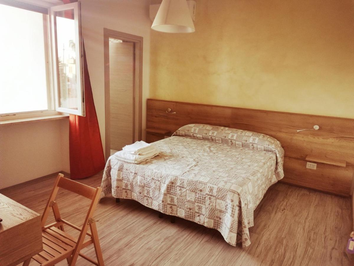 Hotel Via Alessandria à Racale Extérieur photo