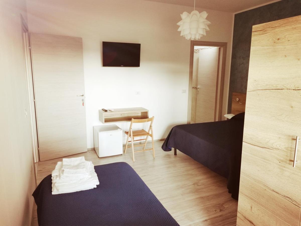 Hotel Via Alessandria à Racale Extérieur photo